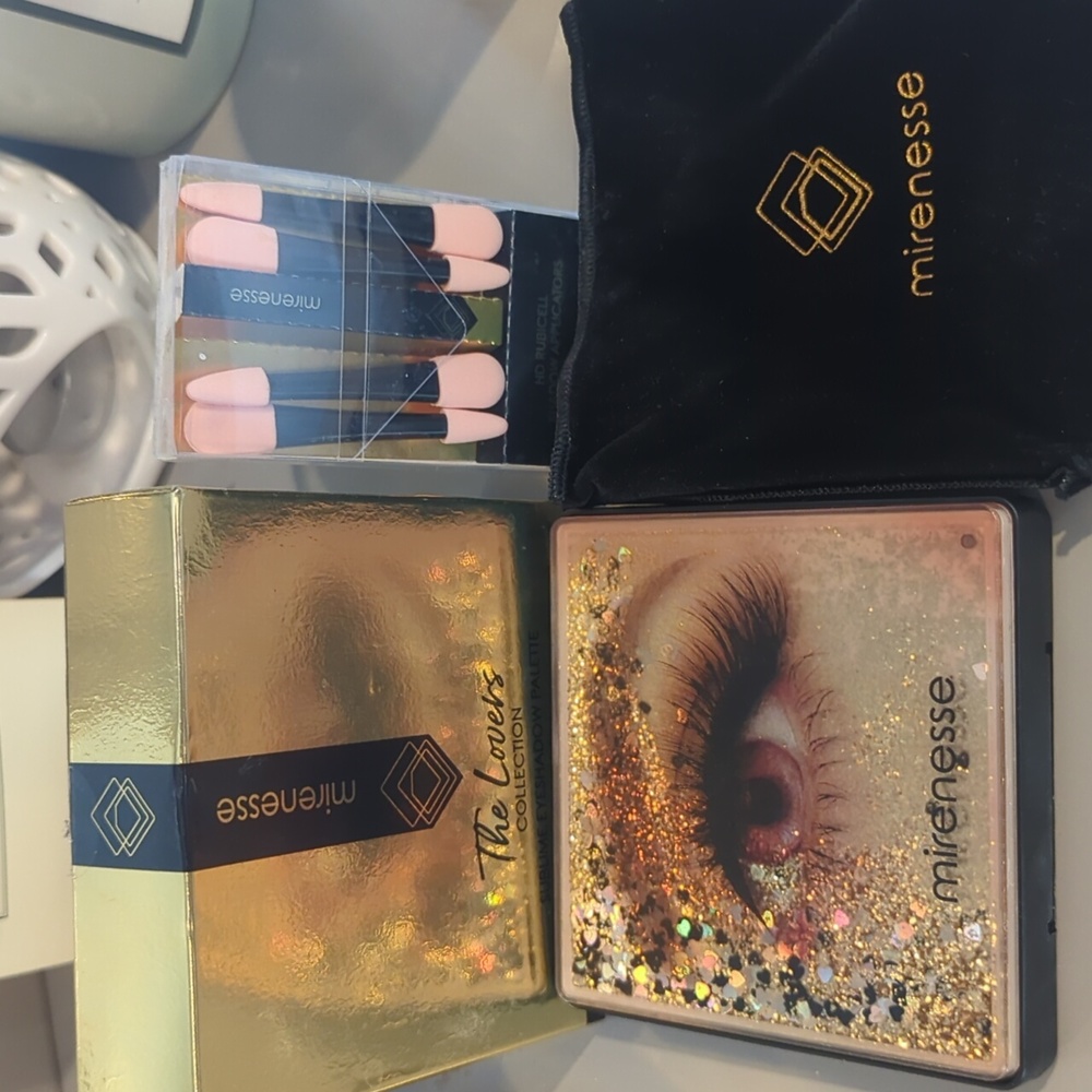 Mirenesse eyeshadow palette